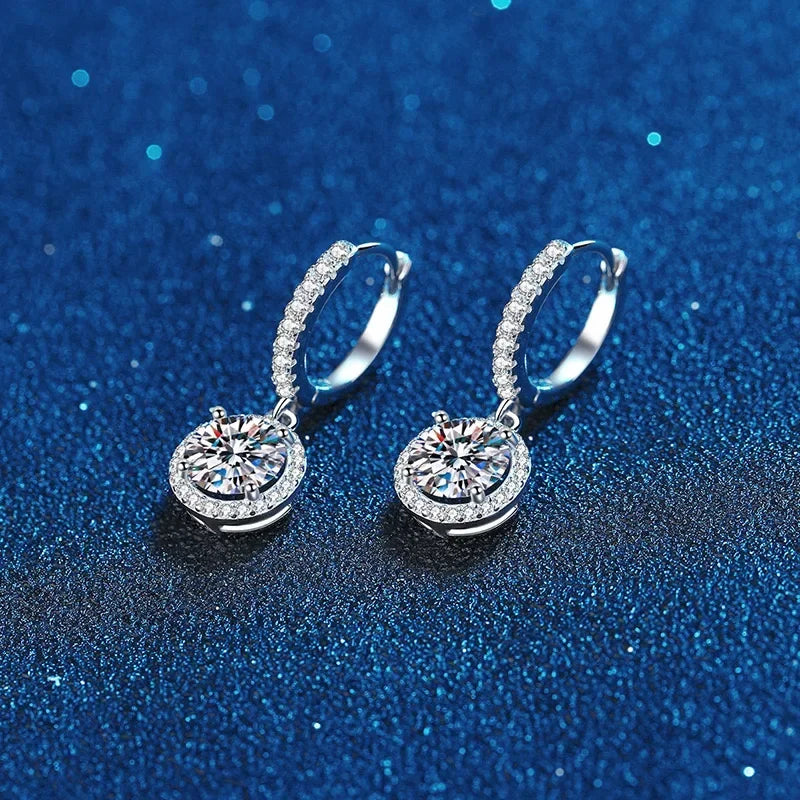 Boucles d'oreilles rondes en argent sterling 925 et moissanite de 1 carat pour femme, style luxueux pour les soirées.