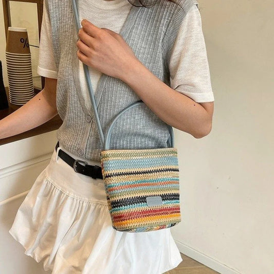 Sac bandoulière en cuir de luxe pour femme, style classique et élégant, signé Paris, style vintage.
