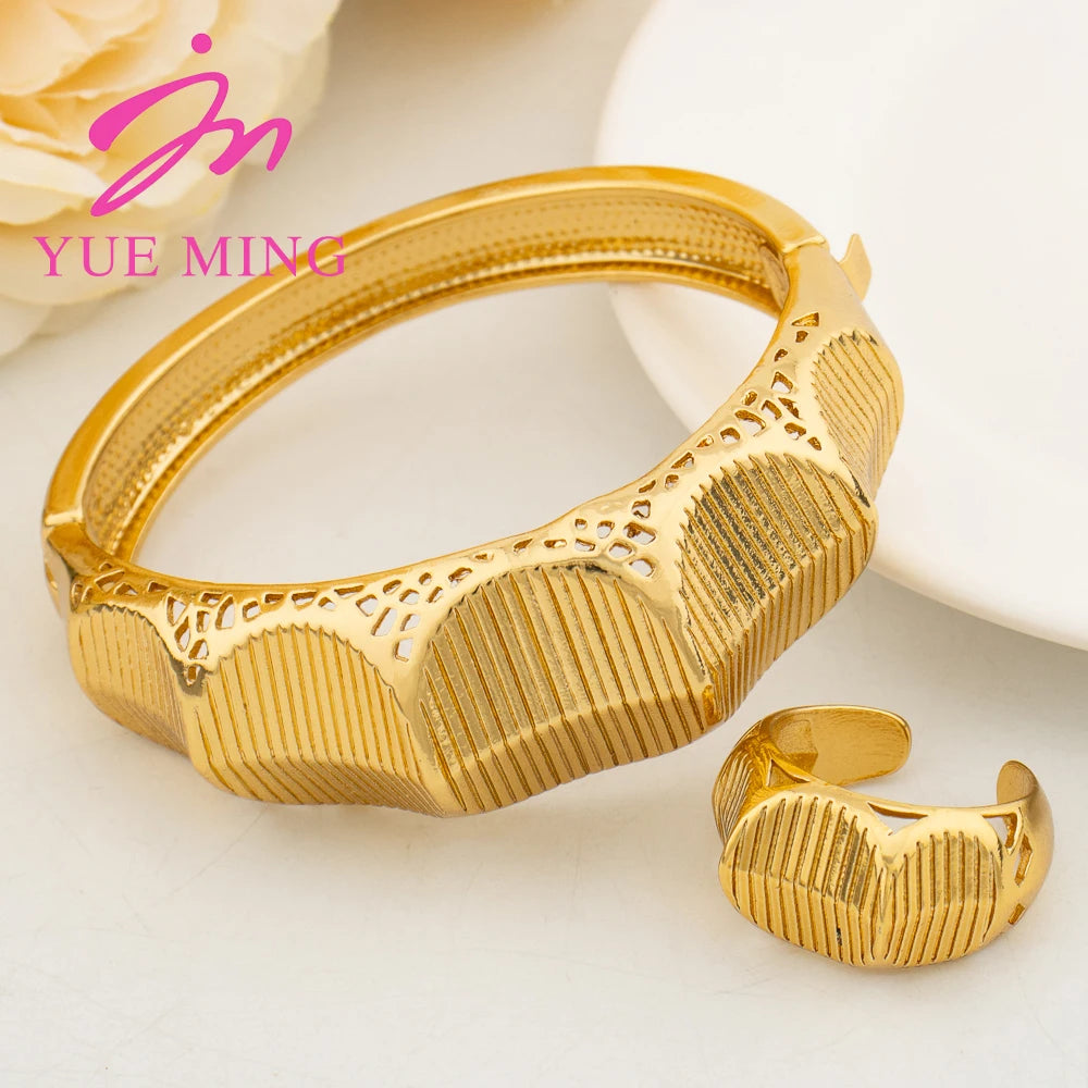Ensemble bracelet et bague de luxe pour femme, couleur or, style Dubaï. Accessoires de bijoux.