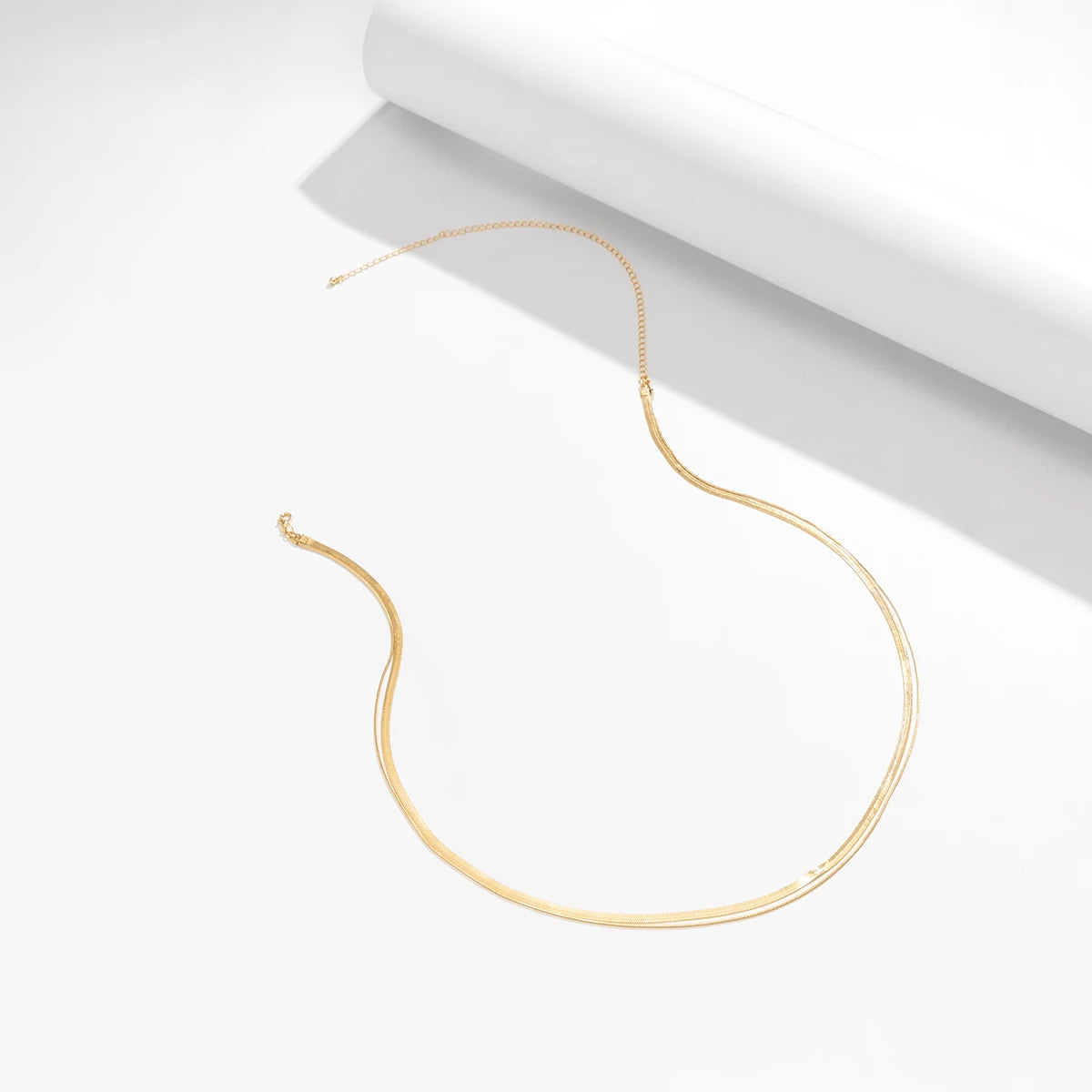 Ingemark Ceinture de ventre plate sexy à chaîne serpent pour femmes, idéale pour la plage, les bikinis d'été et les festivals. Bijou de corps simple et accessoire de mode.