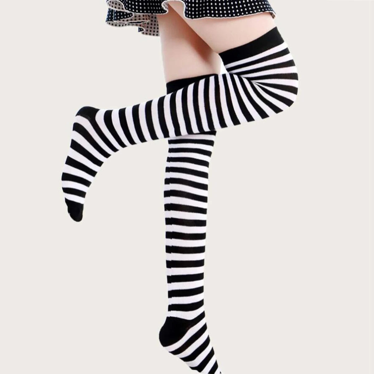 1/6 paires de bas rayés pour femmes, chaussettes hautes japonaises tendance, chaussettes fines et chaudes à rayures noires et blanches