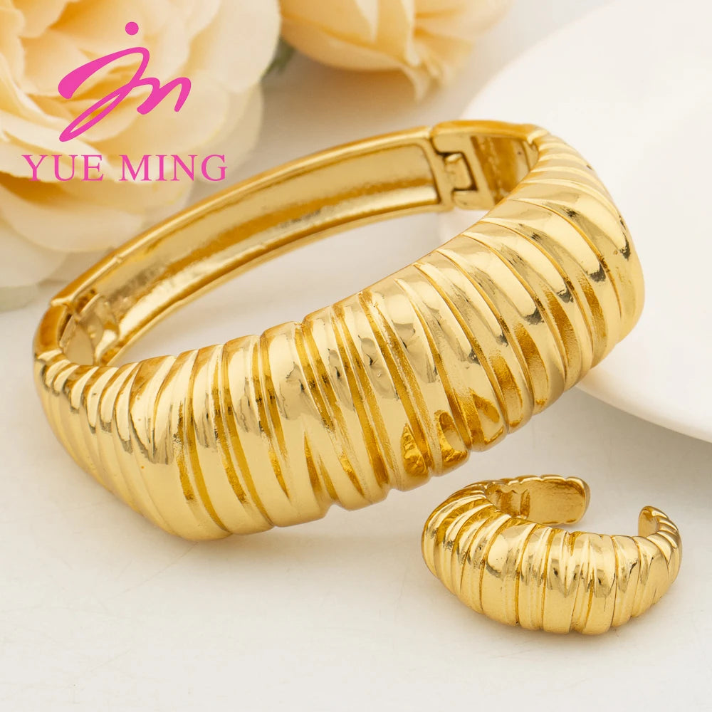 Ensemble bracelet et bague de luxe pour femme, couleur or, style Dubaï. Accessoires de bijoux.