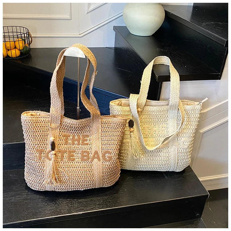 Sac en paille tressée style français grande capacité pour femme, sac bandoulière idéal pour la plage, les vacances ou les trajets quotidiens.