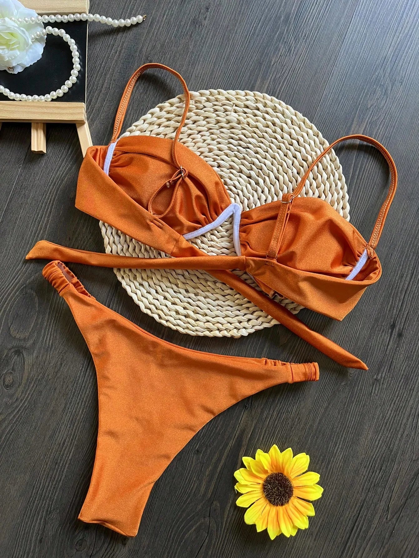 Ensemble bikini sexy à fleurs 3D 2025 pour femmes, noir et blanc, micro-maillot de bain à armatures en V, mini-maillot de bain plissé string, idéal pour la plage