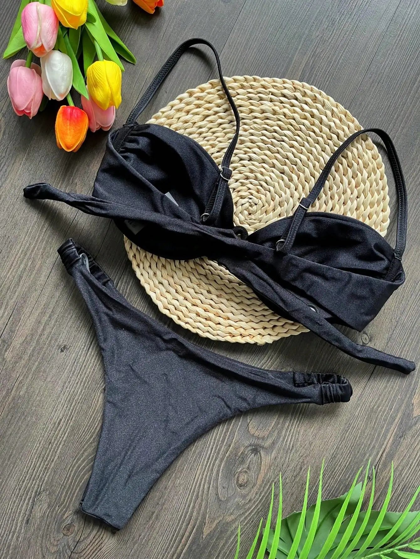 Ensemble bikini sexy à fleurs 3D 2025 pour femmes, noir et blanc, micro-maillot de bain à armatures en V, mini-maillot de bain plissé string, idéal pour la plage