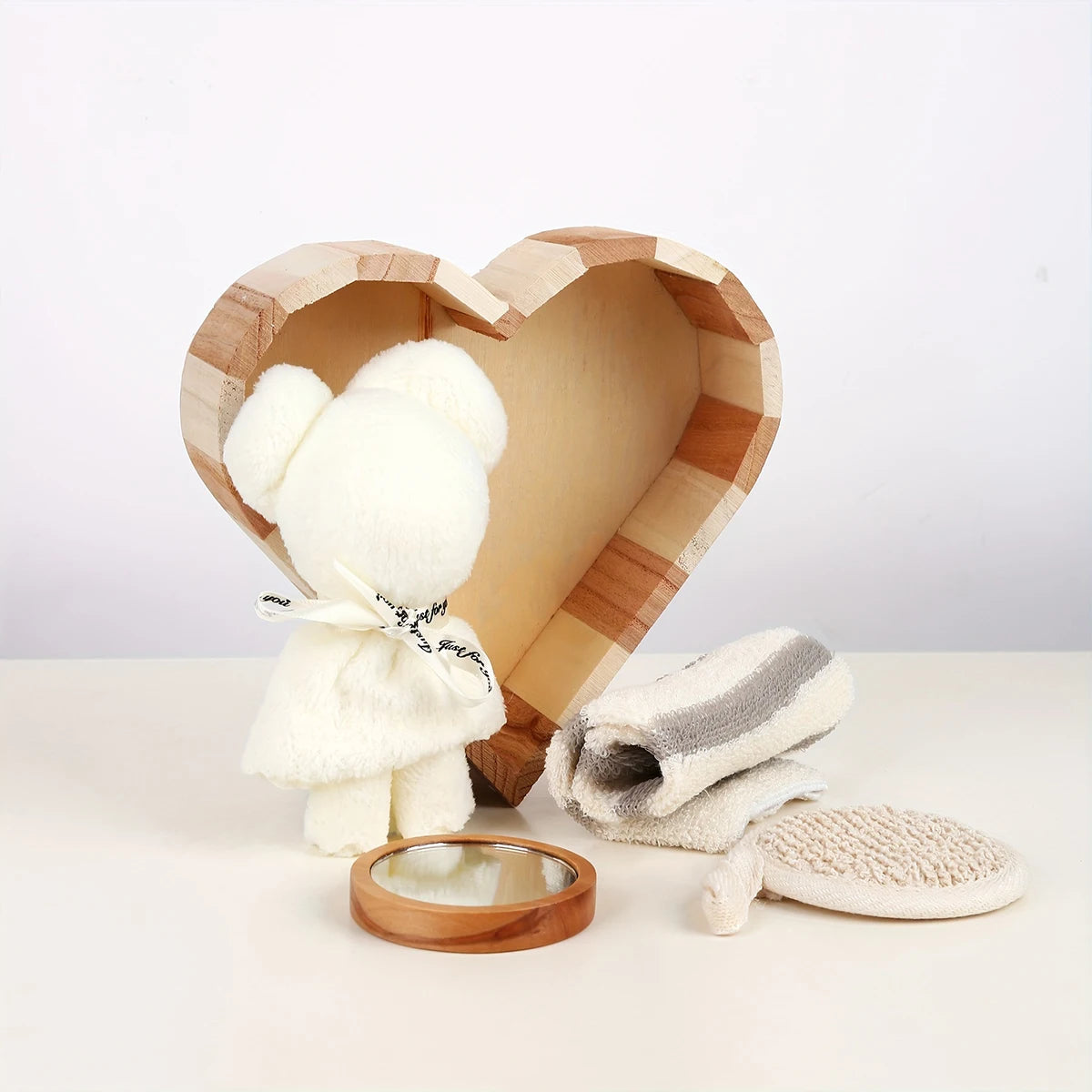 Coffret cadeau spa de douche en forme de cœur, accessoires de salle de bain de qualité spa, idéal pour les mariages, les fêtes et les occasions spéciales.