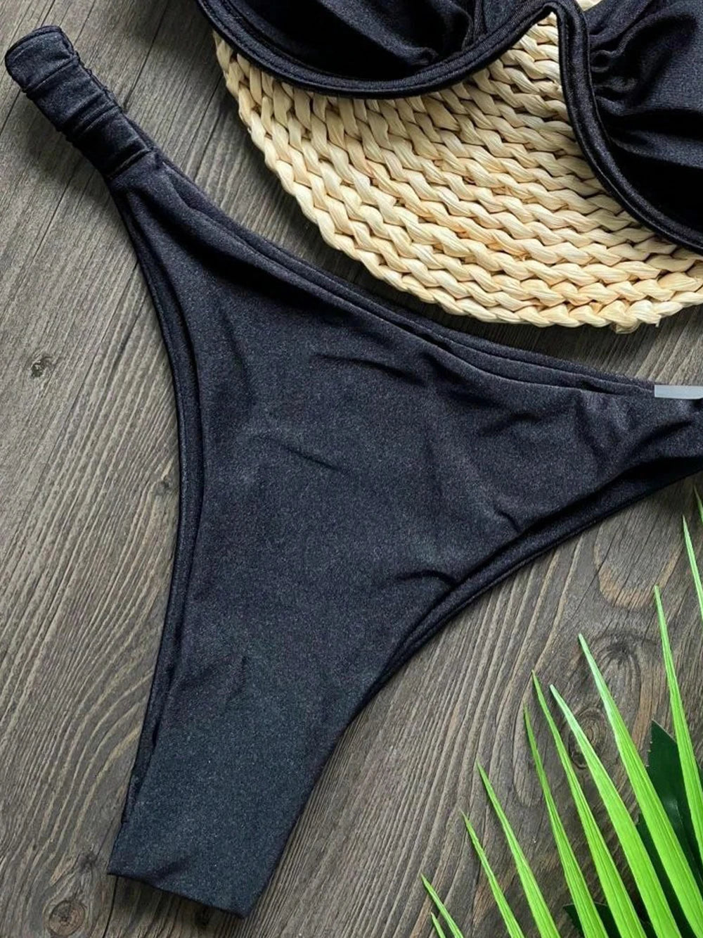 Ensemble bikini sexy à fleurs 3D 2025 pour femmes, noir et blanc, micro-maillot de bain à armatures en V, mini-maillot de bain plissé string, idéal pour la plage