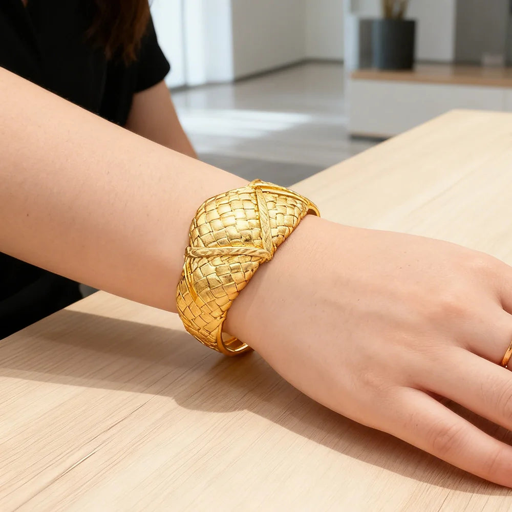 Ensemble bracelet et bague de luxe pour femme, couleur or, style Dubaï. Accessoires de bijoux.