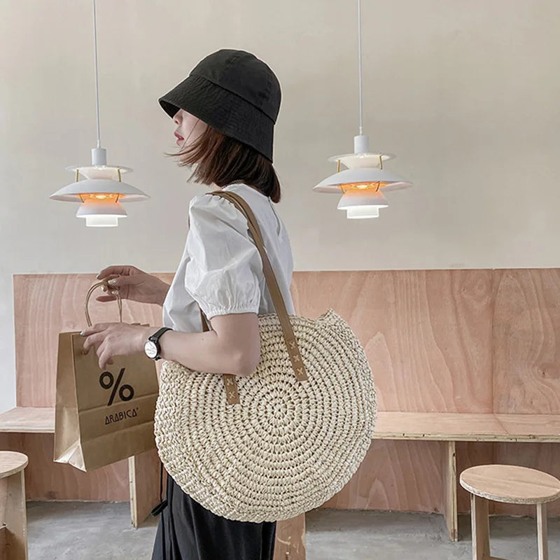 Sac cabas rond d'été en paille tressée pour femme, grande capacité, ajouré, style simple.