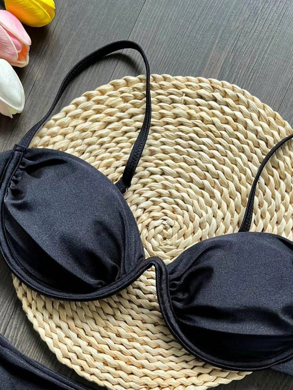 Ensemble bikini sexy à fleurs 3D 2025 pour femmes, noir et blanc, micro-maillot de bain à armatures en V, mini-maillot de bain plissé string, idéal pour la plage