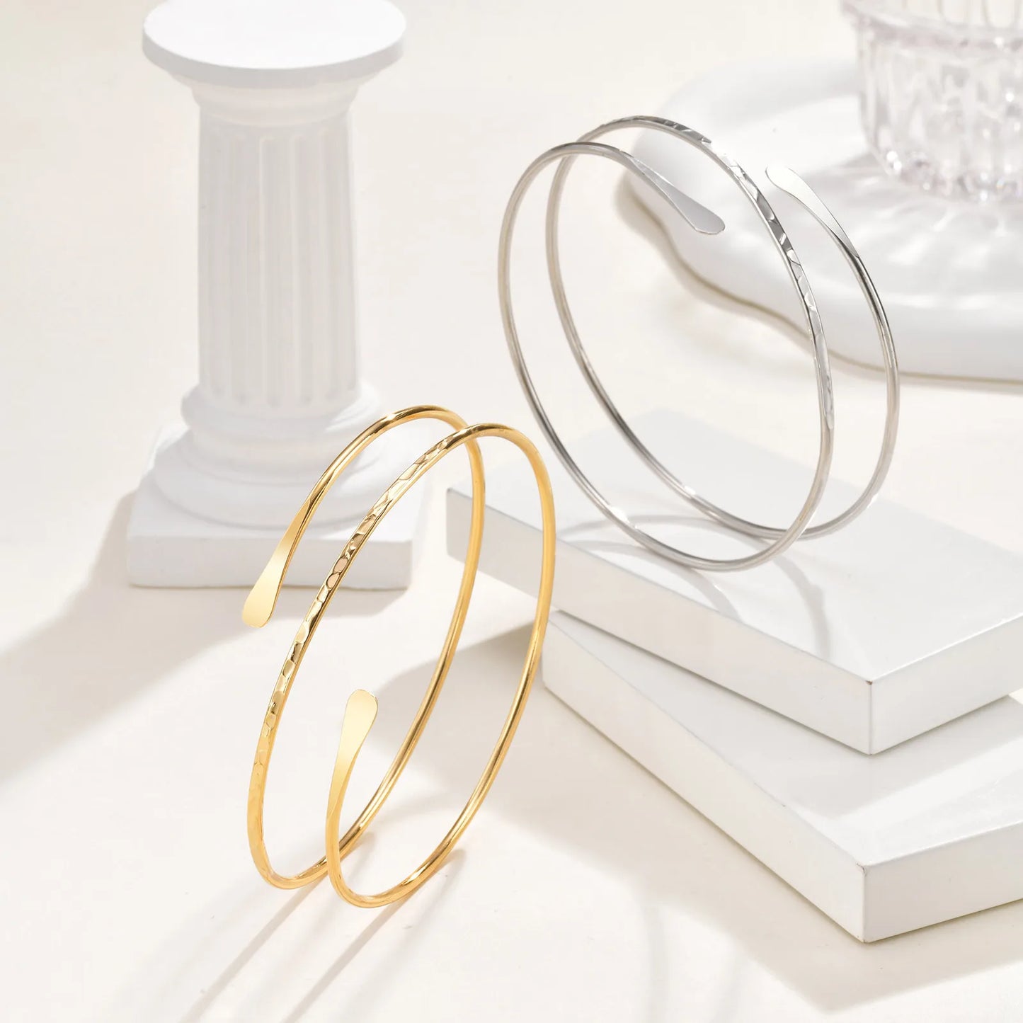 Bracelet manchette pour femme, bracelet minimaliste plaqué or, bijou de bras tendance pour soirée